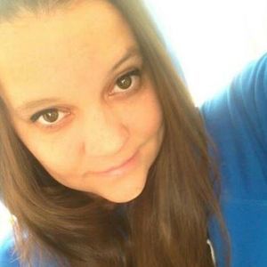 Meet your Posher, Larissa